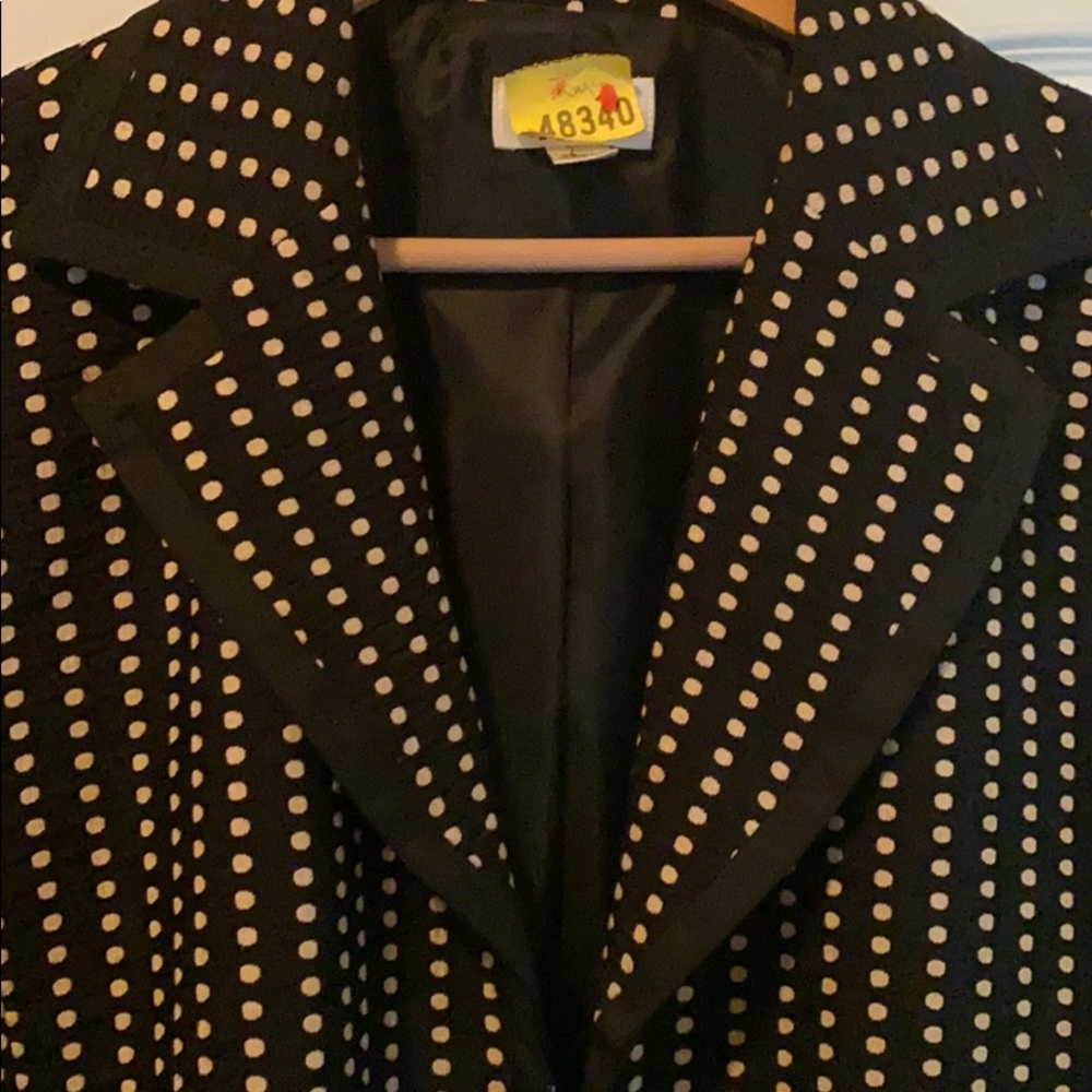 Blazer - Picture 2 of 3